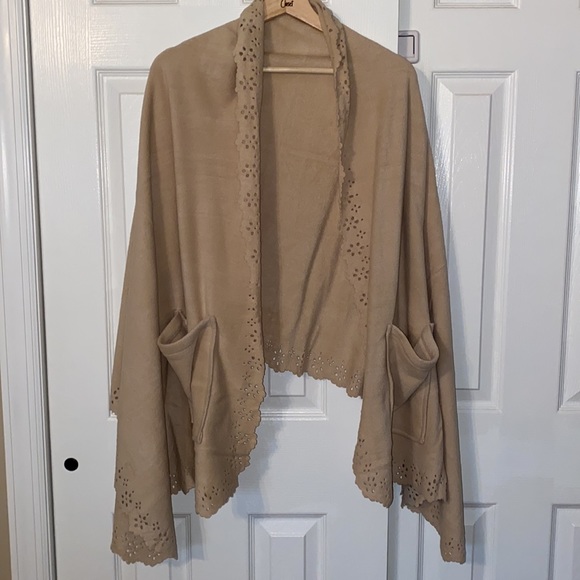 Plow & Hearth Tan Cuddle Cape - Picture 2 of 2